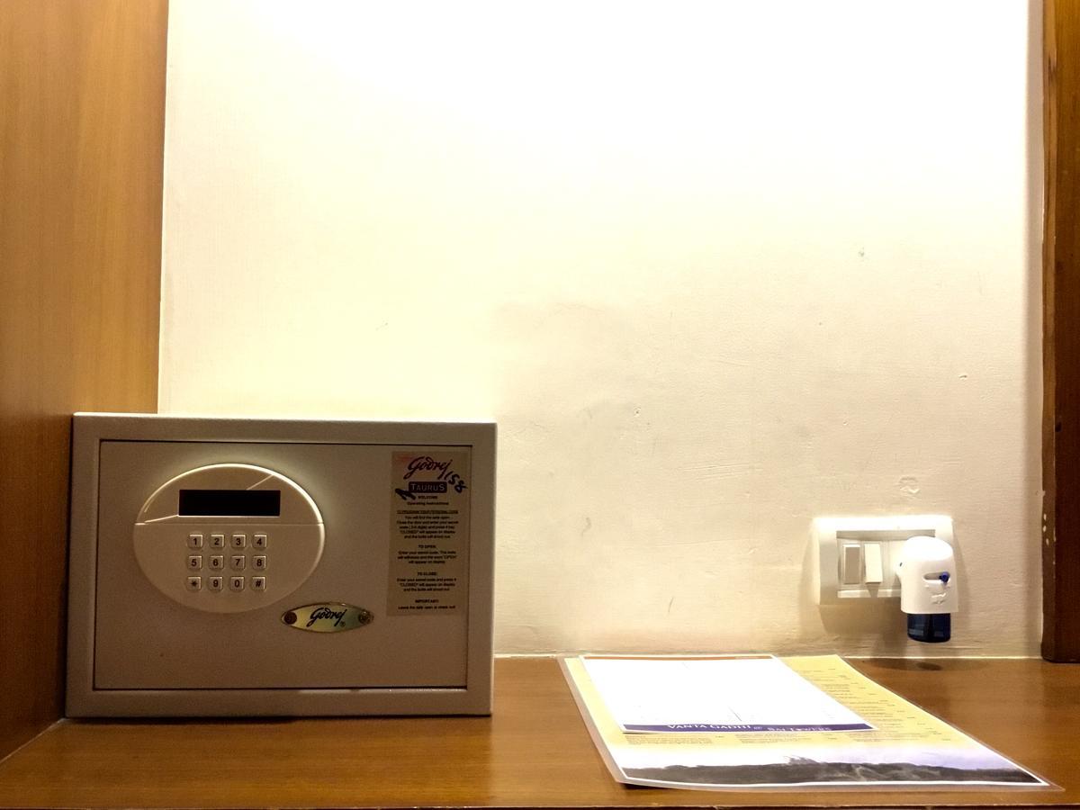 ไส ทาวเวอร์ส Hotel ปุตตาปาร์ถี ภายนอก รูปภาพ