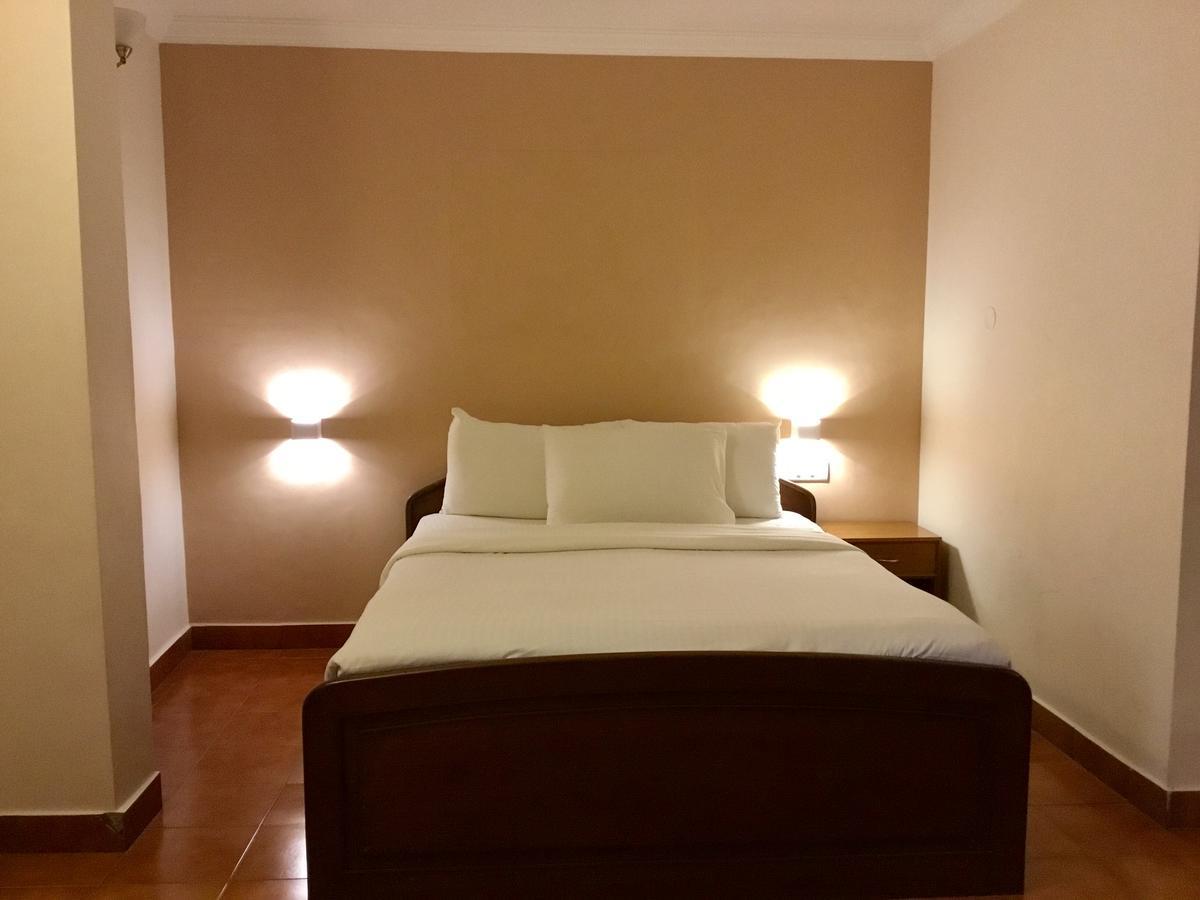 ไส ทาวเวอร์ส Hotel ปุตตาปาร์ถี ภายนอก รูปภาพ