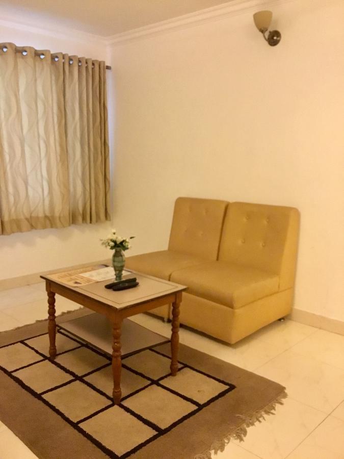 ไส ทาวเวอร์ส Hotel ปุตตาปาร์ถี ภายนอก รูปภาพ
