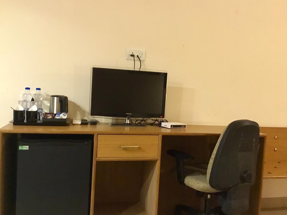 ไส ทาวเวอร์ส Hotel ปุตตาปาร์ถี ภายนอก รูปภาพ