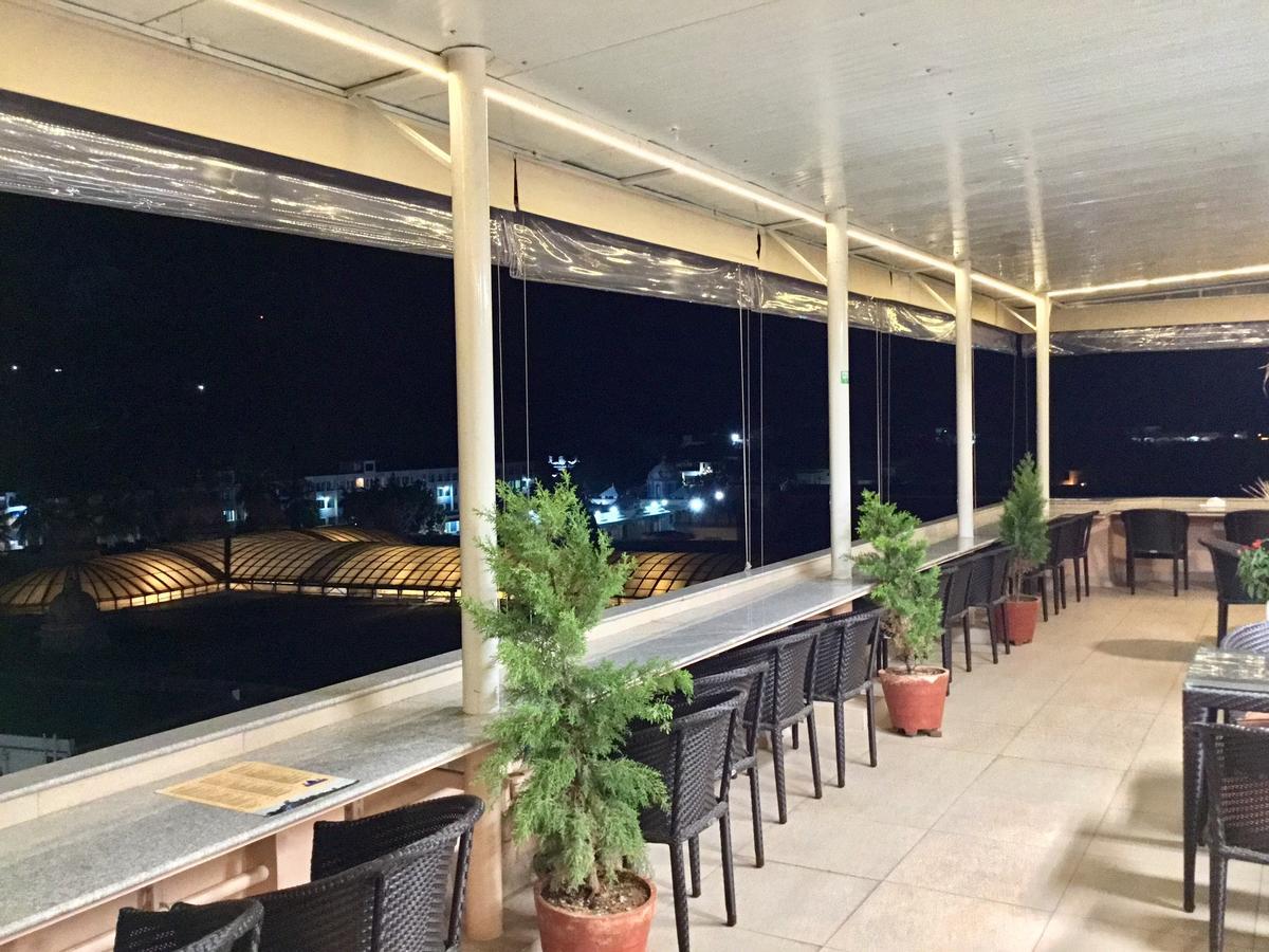 ไส ทาวเวอร์ส Hotel ปุตตาปาร์ถี ภายนอก รูปภาพ