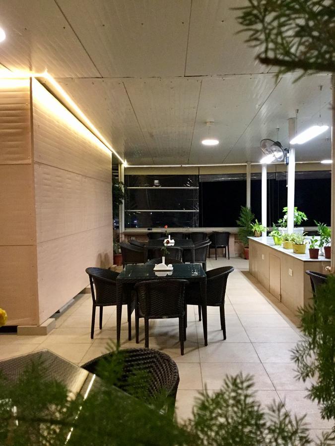ไส ทาวเวอร์ส Hotel ปุตตาปาร์ถี ภายนอก รูปภาพ