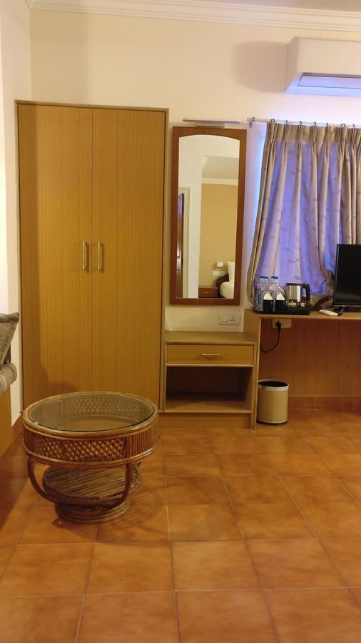 ไส ทาวเวอร์ส Hotel ปุตตาปาร์ถี ภายนอก รูปภาพ